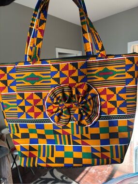 Colorful Kente Pattern Tote Bag with Bow Accent - Yellow, Blue, Green, Red